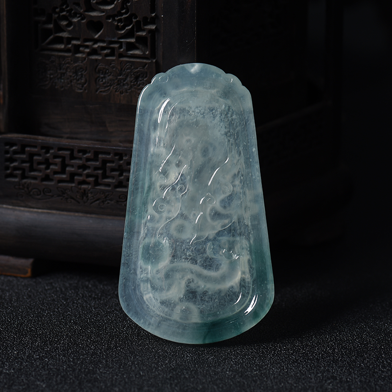 翡翠龙牌挂件-红掌柜