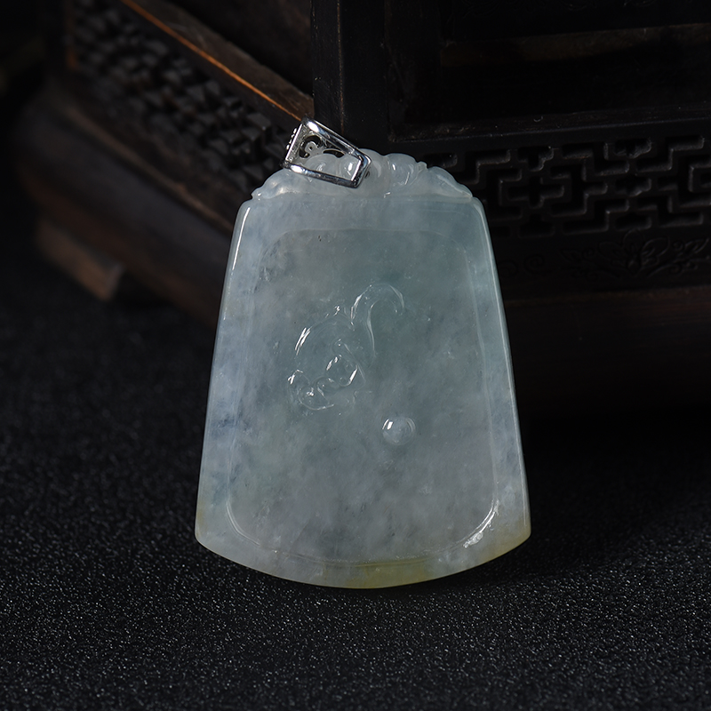 翡翠连年有余吊坠-红掌柜