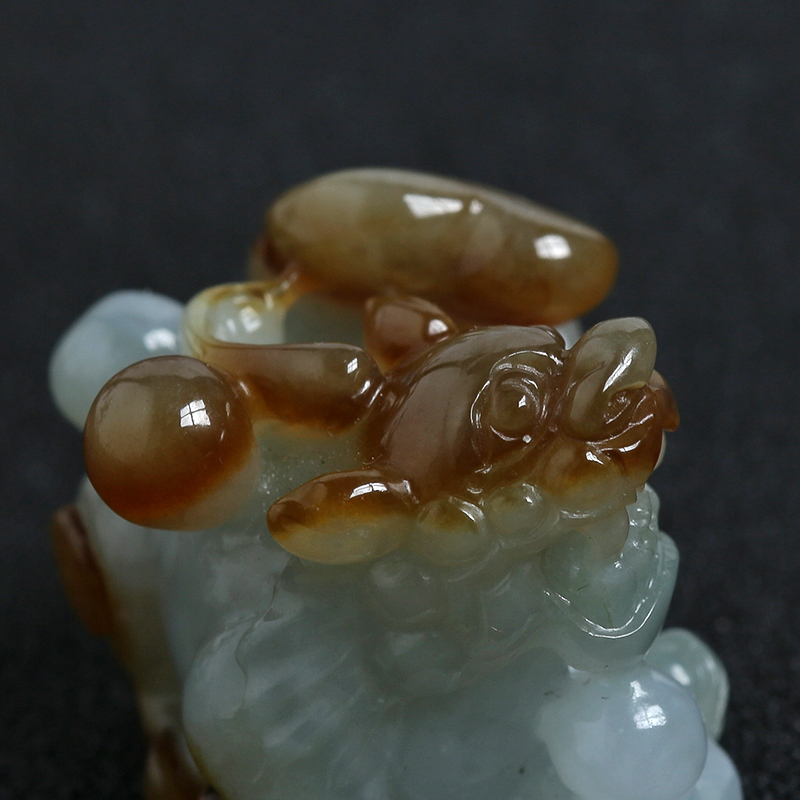 糯种黄加绿翡翠貔貅-红掌柜