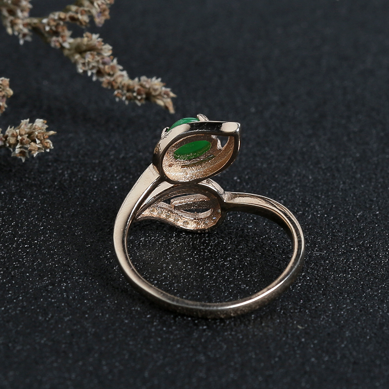 银镶绿色翡翠戒指-红掌柜