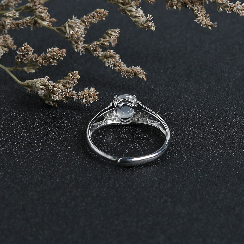 银镶翡翠戒指-红掌柜