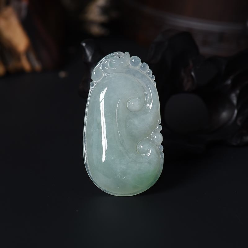 豆糯种浅绿翡翠如意吊坠-红掌柜