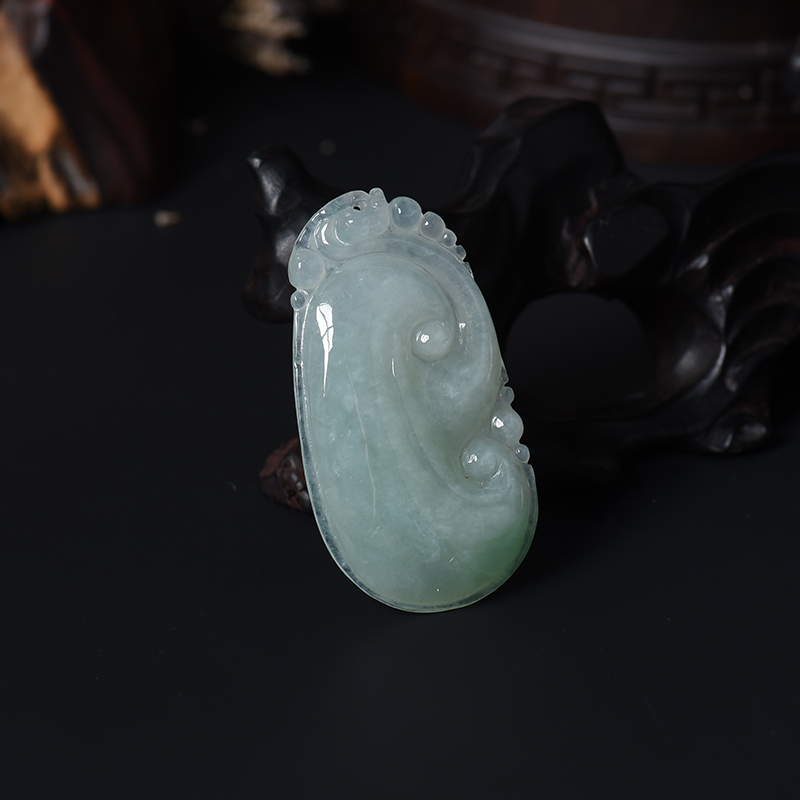 豆糯种翡翠如意吊坠-红掌柜