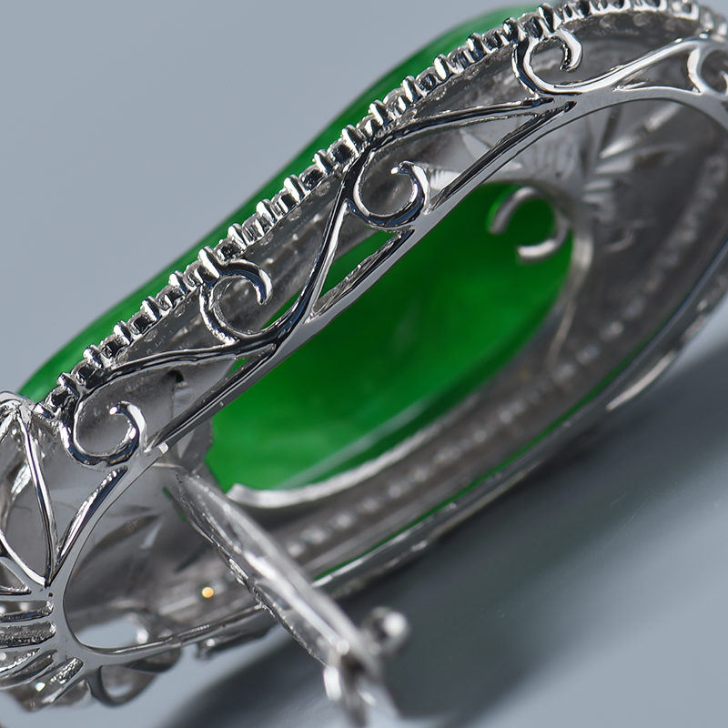 18K金镶钻缅甸糯种翡翠四季豆吊坠-红掌柜