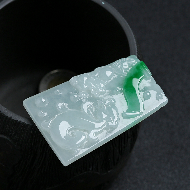 缅甸冰糯种翡翠龙牌挂件 - 红掌柜