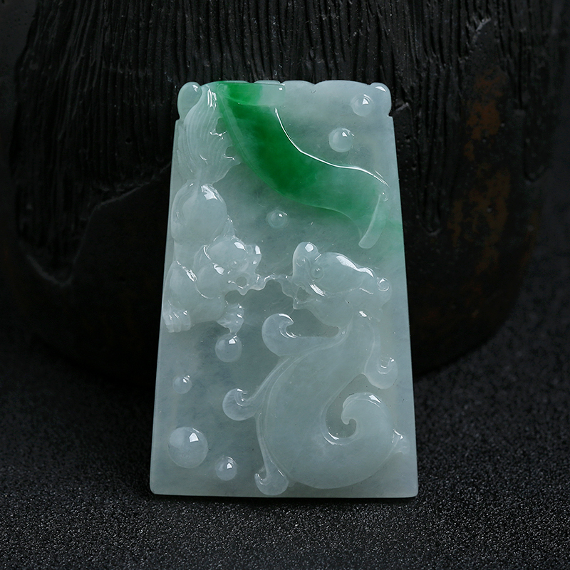 天然冰糯种翡翠龙牌挂件 - 红掌柜