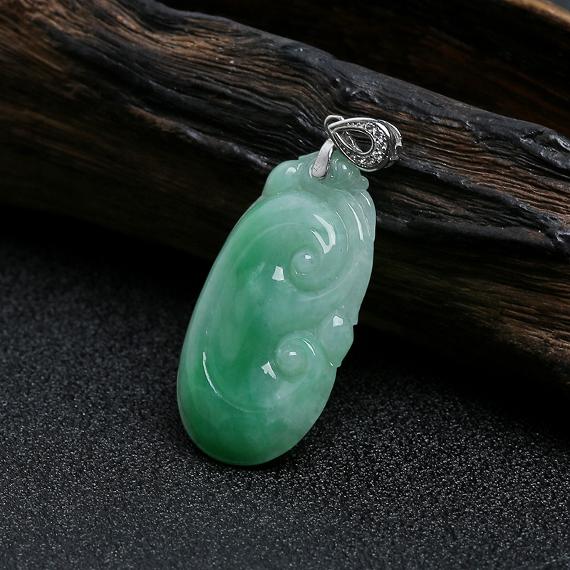 银扣糯种飘绿翡翠如意挂件 - 红掌柜