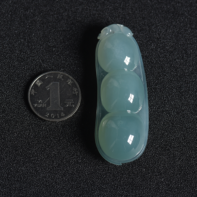 冰糯种淡绿翡翠吊坠 - 红掌柜