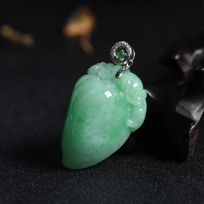 糯种翡翠桃子挂件-红掌柜