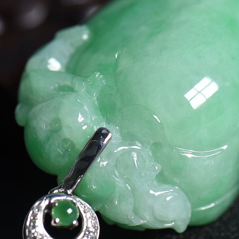 天然翡翠桃子挂件-红掌柜