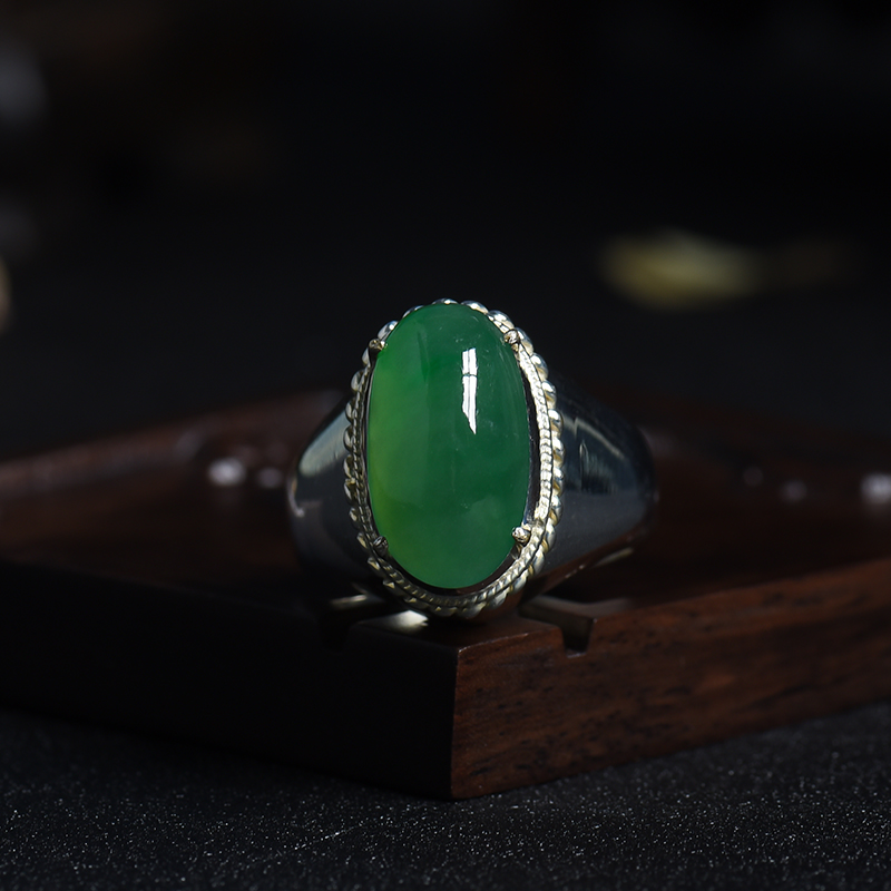 糯冰种阳绿翡翠戒面-红掌柜