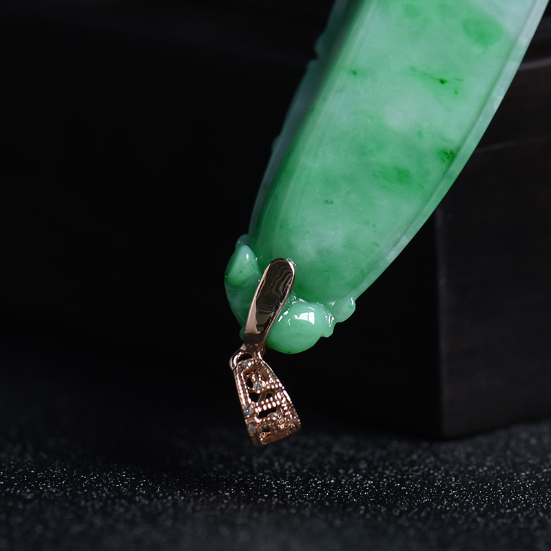 糯种翠绿翡翠福瓜吊坠 - 红掌柜