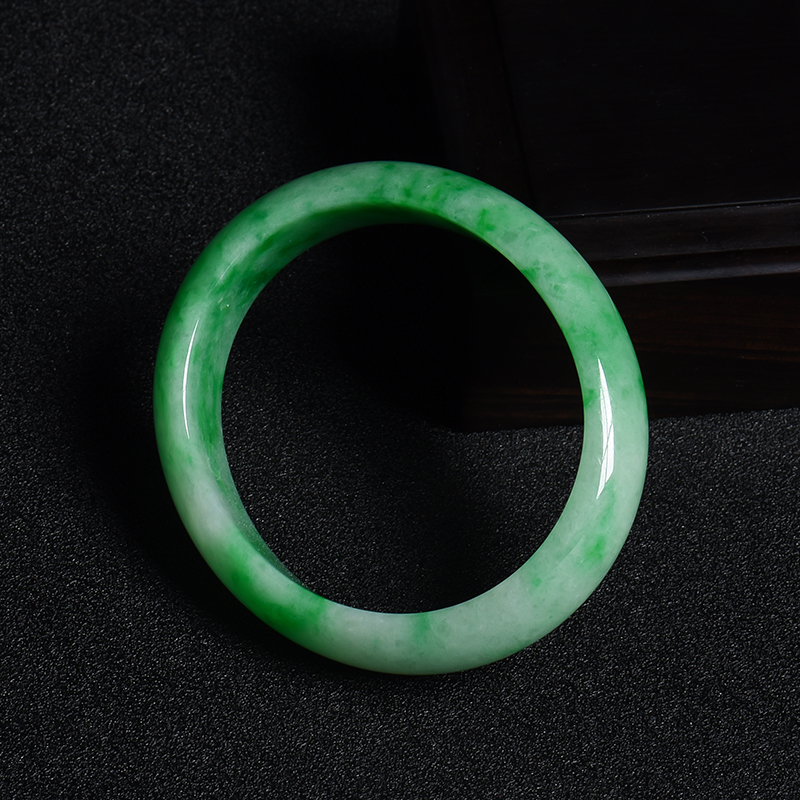 天然糯种飘绿花翡翠贵妃镯 - 红掌柜