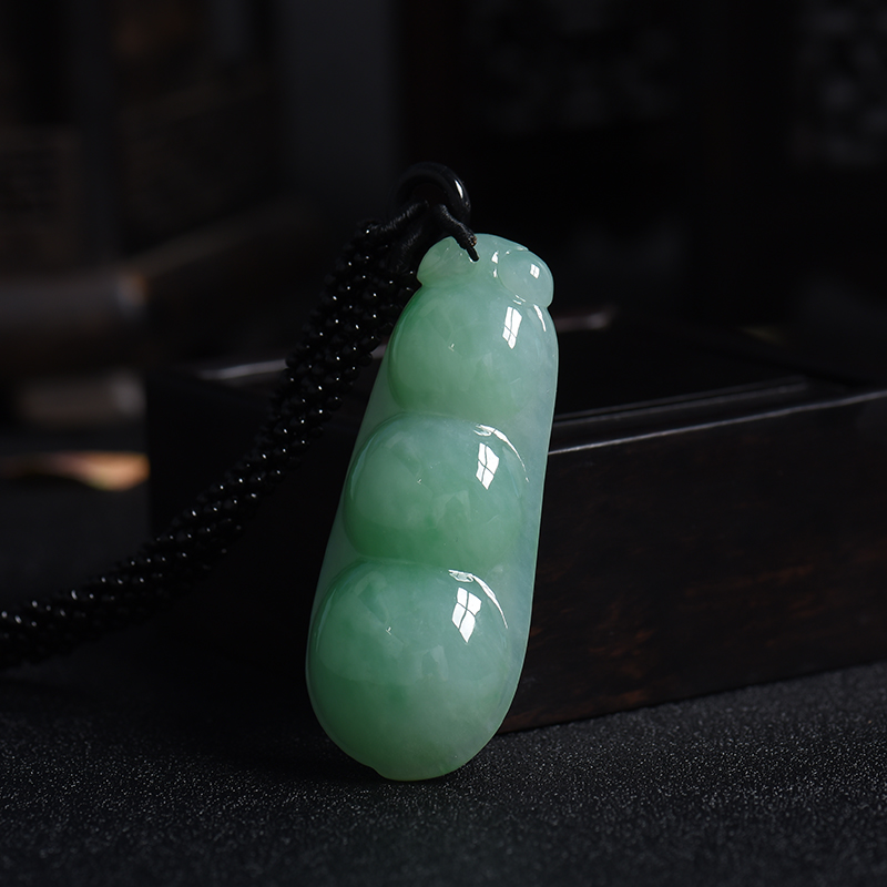 浅绿色翡翠连中三元吊坠-红掌柜