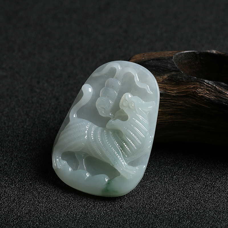 缅甸糯种飘蓝花翡翠寅虎吊坠-红掌柜