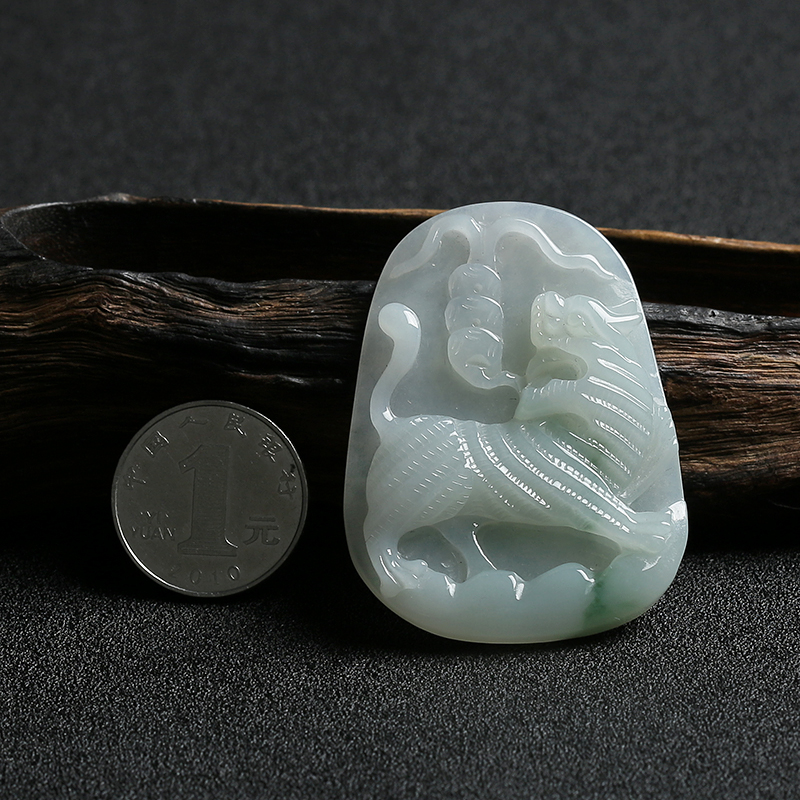 糯种飘蓝花翡翠吊坠-红掌柜