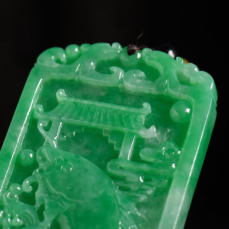 缅甸糯种阳绿翡翠吊坠-红掌柜