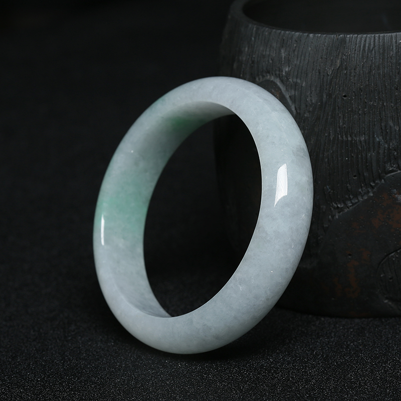  豆种翡翠平安镯-红掌柜