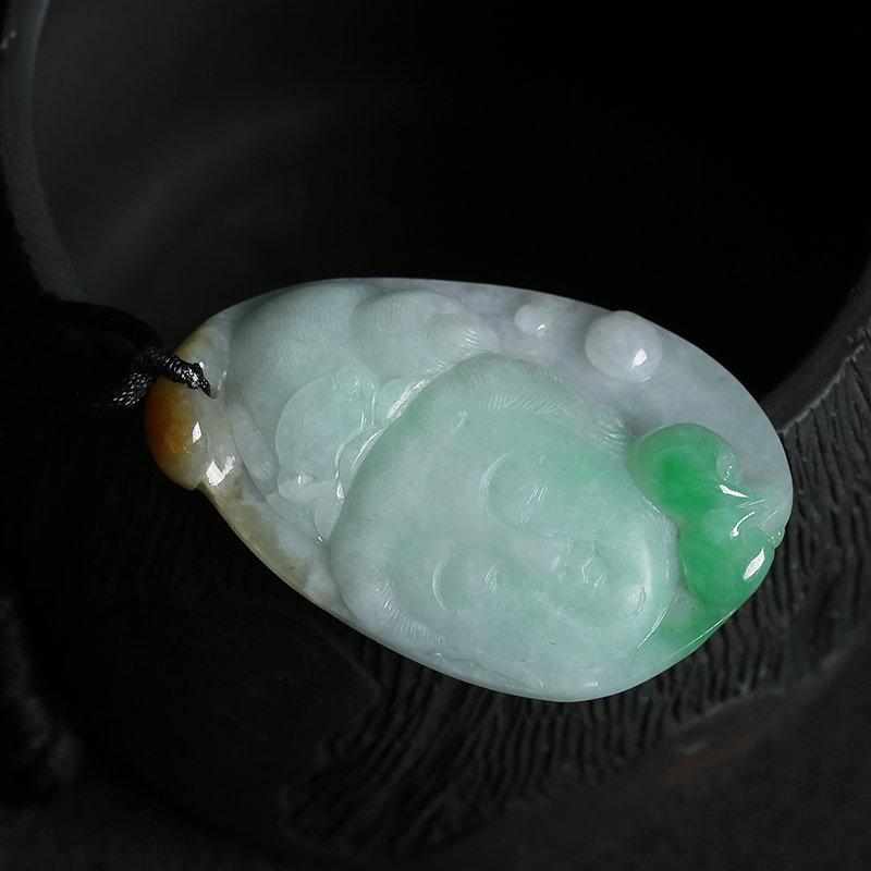 豆种俏色翡翠观音吊坠-红掌柜