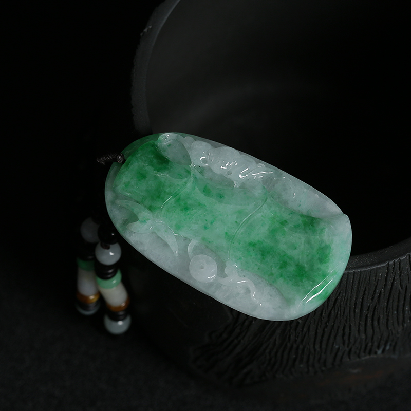 豆种飘绿花翡翠吊坠-红掌柜