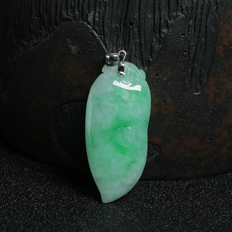 18K金扣糯种飘绿花翡翠福瓜吊坠-红掌柜