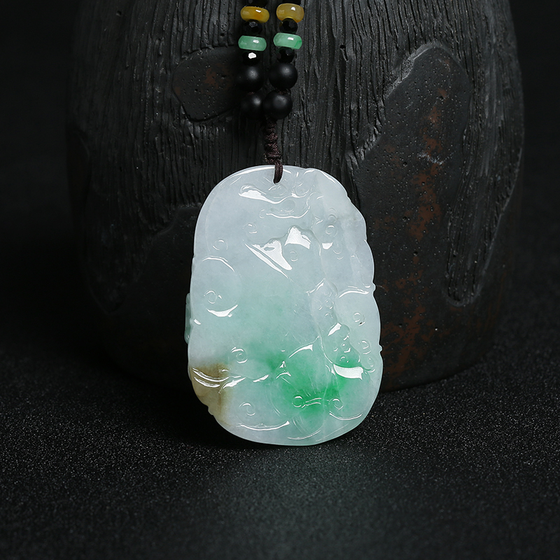 翡翠龙牌吊坠-红掌柜