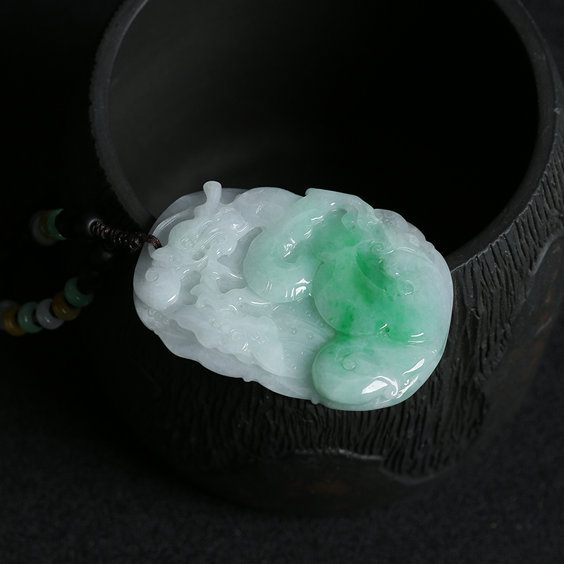  糯种飘绿花翡翠吊坠-红掌柜