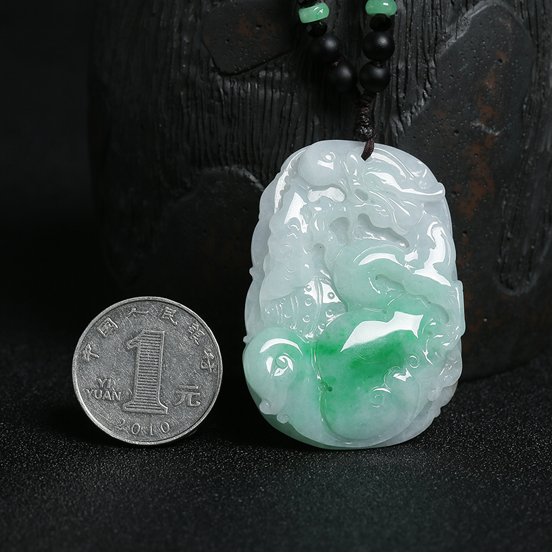 天然翡翠龙牌吊坠-红掌柜