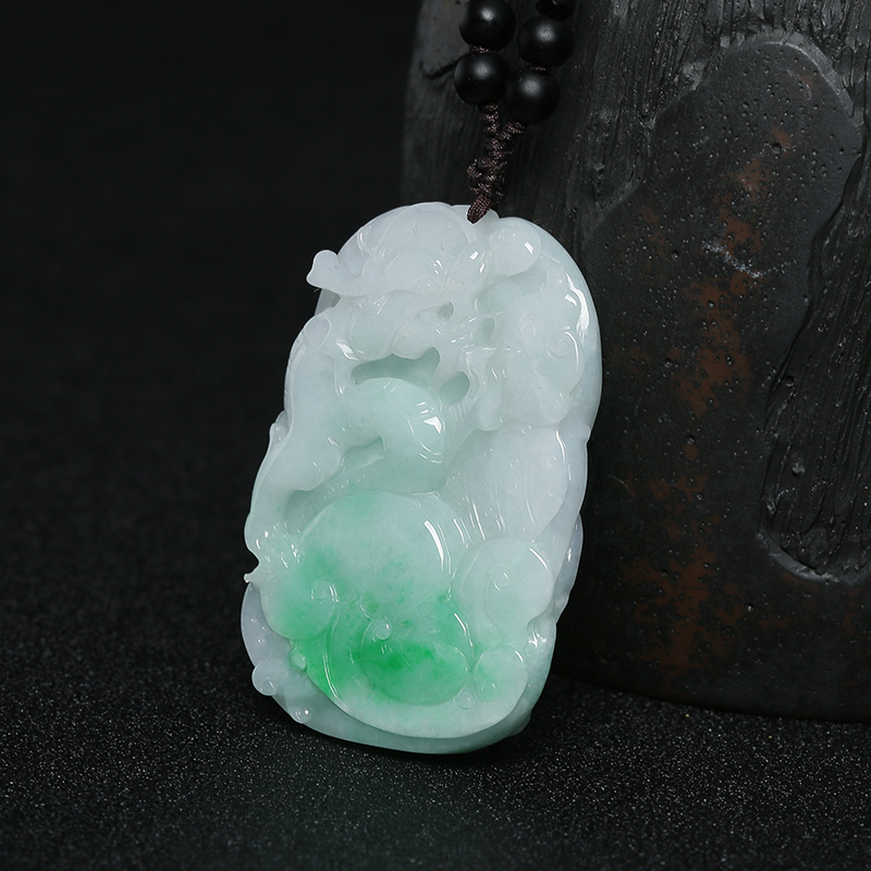 糯种翡翠龙牌吊坠-红掌柜