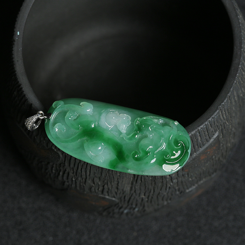 18K金扣冰糯种飘花翡翠吊坠 - 红掌柜