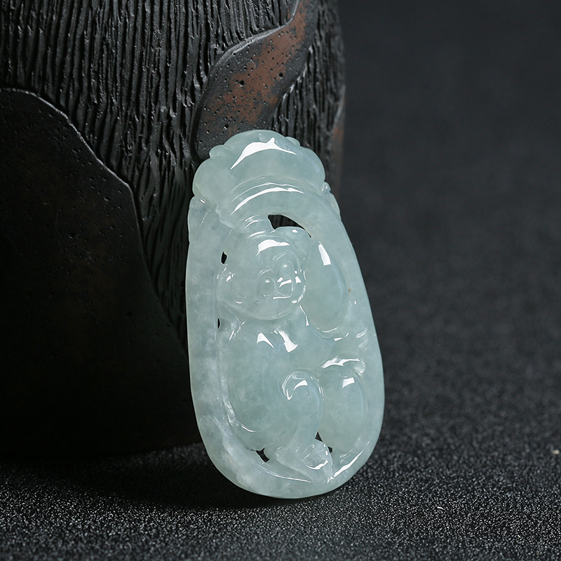 A货天然豆种浅绿翡翠灵猴献桃吊坠 - 红掌柜