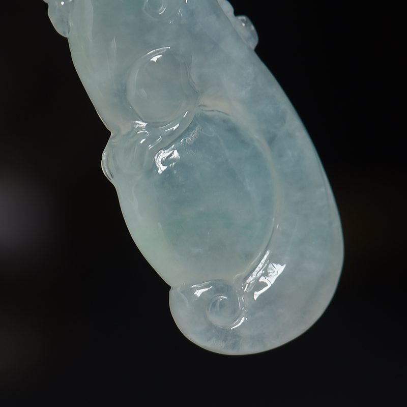 冰糯种翡翠海马吊坠-红掌柜