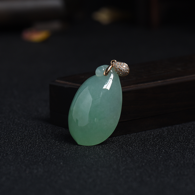 天然冰糯种浅绿翡翠福瓜吊坠-红掌柜