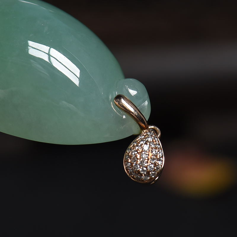 缅甸天然冰糯种浅绿翡翠吊坠-红掌柜