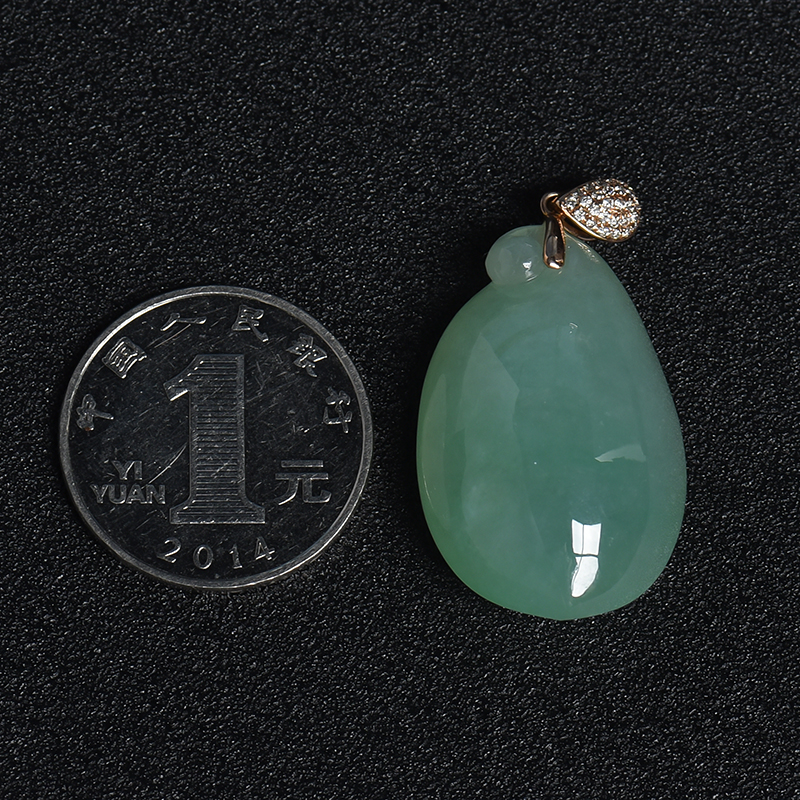 冰糯种浅绿翡翠吊坠-红掌柜