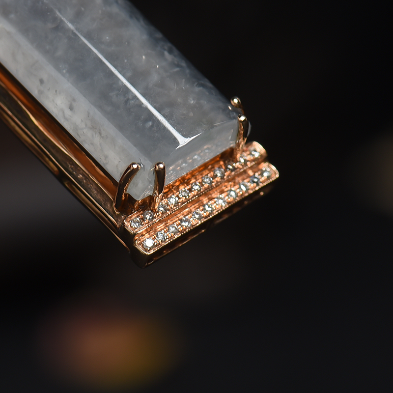 无色翡翠无事牌吊坠-红掌柜