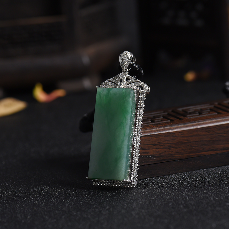 18K金糯种飘翠翡翠无事牌吊坠 - 红掌柜