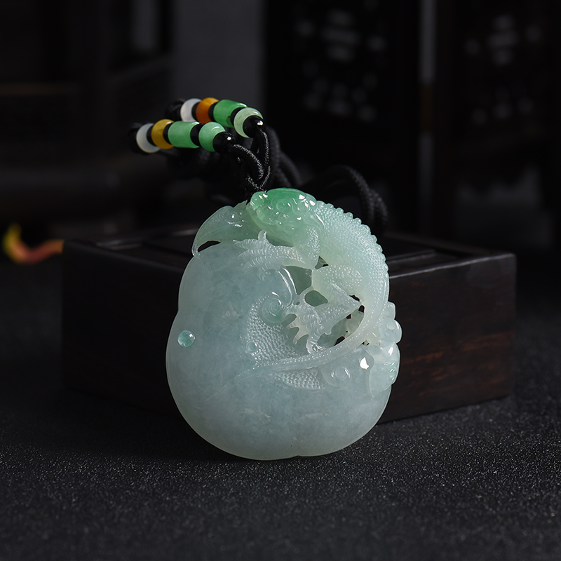 缅甸天然糯冰种浅绿翡翠今非昔比吊坠-红掌柜