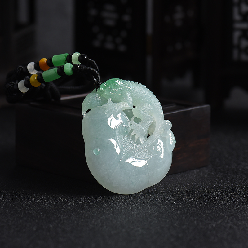 缅甸糯冰种浅绿翡翠今非昔比吊坠-红掌柜