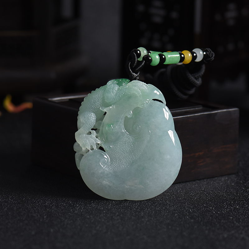 缅甸天然浅绿翡翠今非昔比吊坠-红掌柜