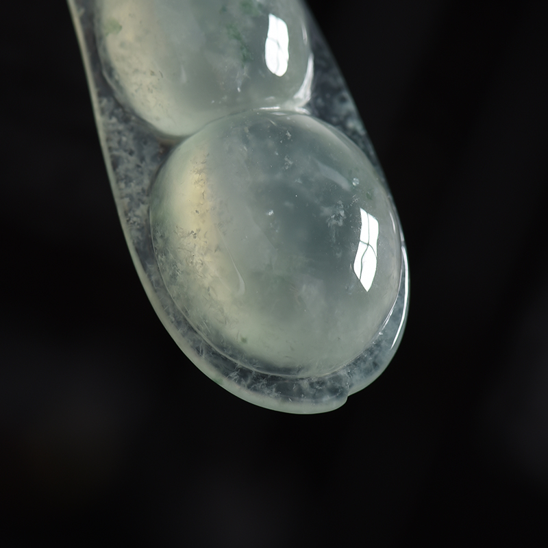 冰种飘花翡翠四季豆-红掌柜