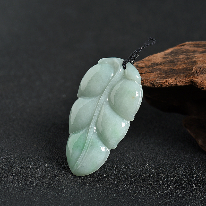 翡翠金枝玉叶吊坠-红掌柜