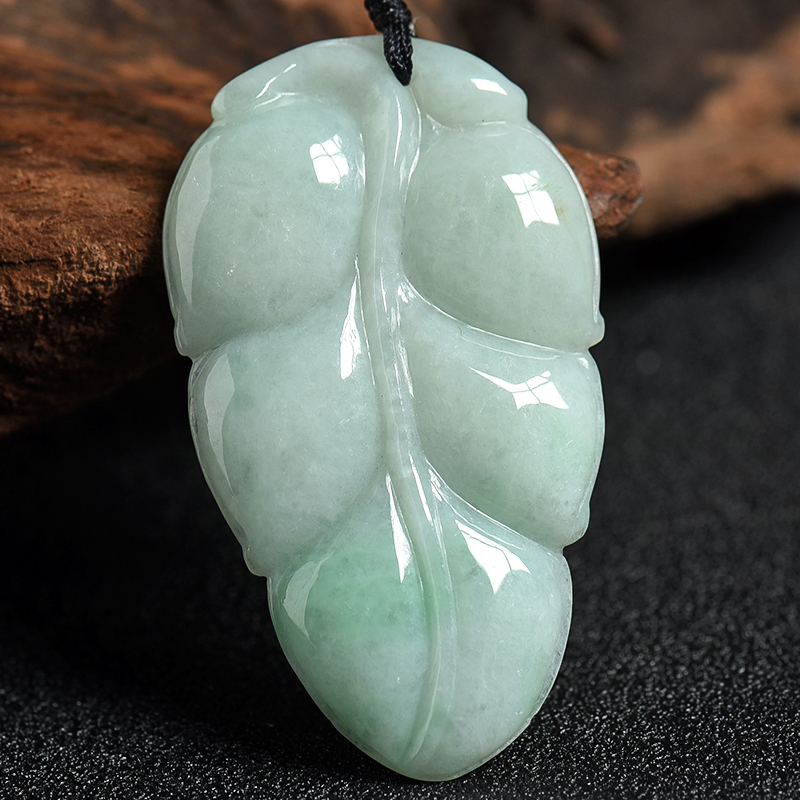 豆种翡翠金枝玉叶吊坠-红掌柜