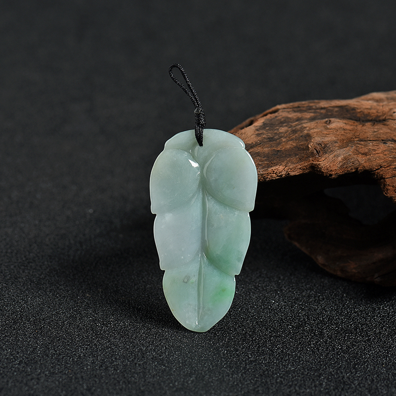 翡翠吊坠-红掌柜