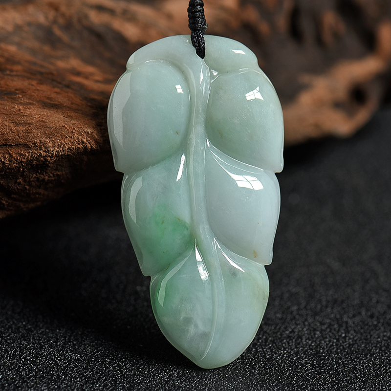 糯种翡翠吊坠-红掌柜