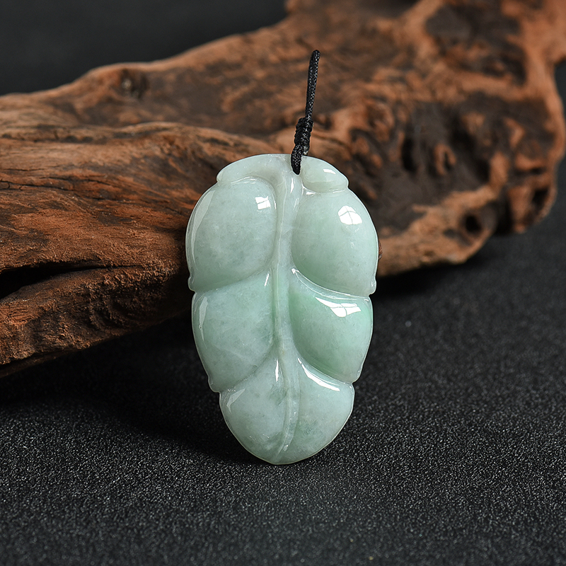 翡翠吊坠-红掌柜