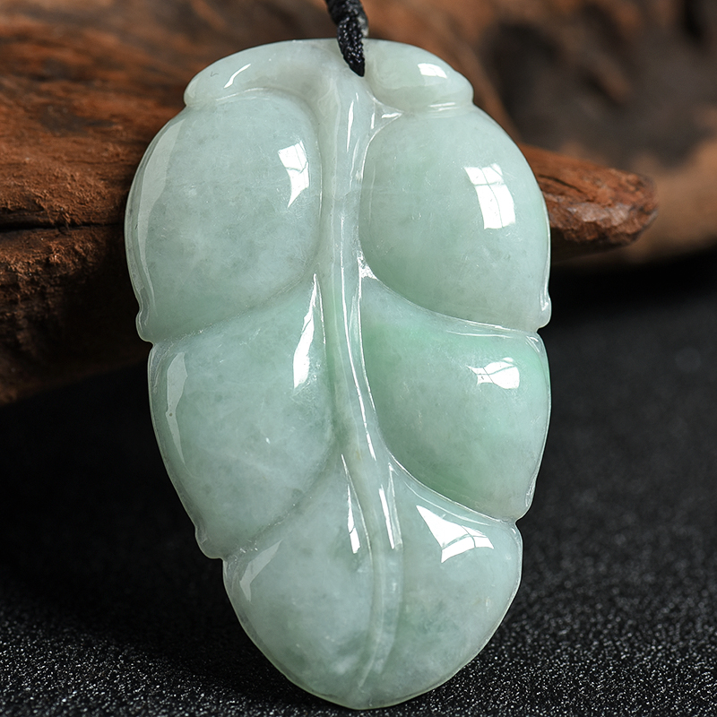 豆种翡翠金枝玉叶吊坠-红掌柜