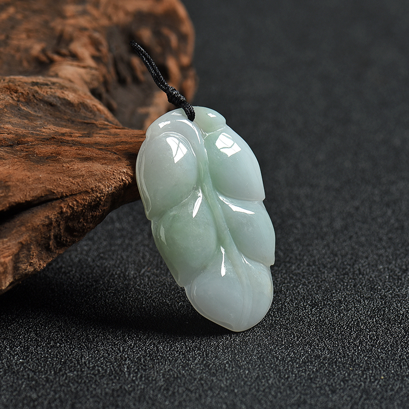 浅绿翡翠金枝玉叶吊坠-红掌柜