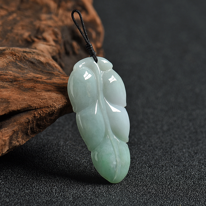 浅绿翡翠金枝玉叶吊坠-红掌柜