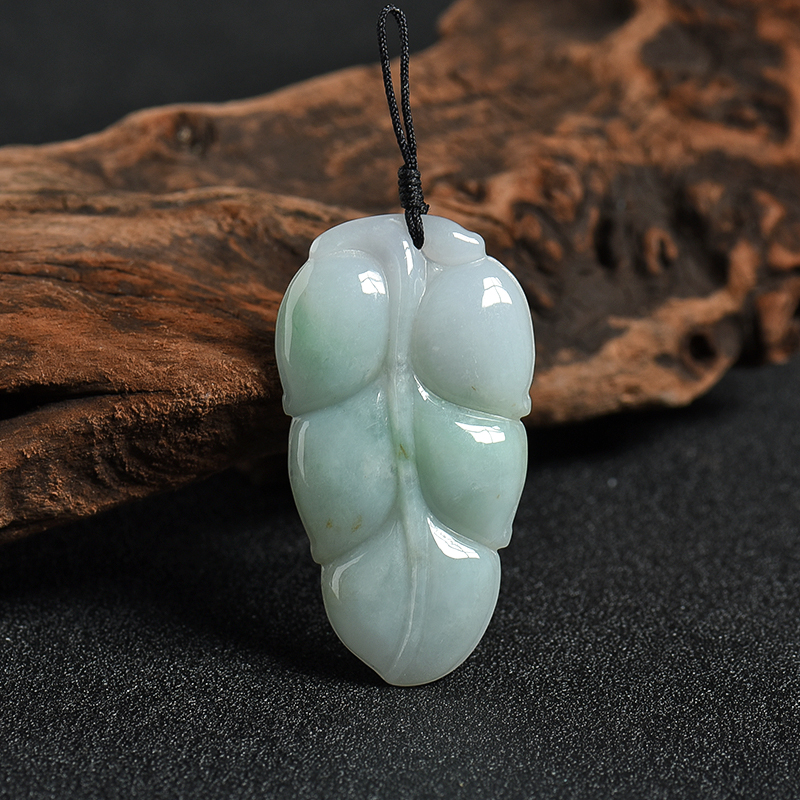 糯种浅绿翡翠金枝玉叶吊坠-红掌柜